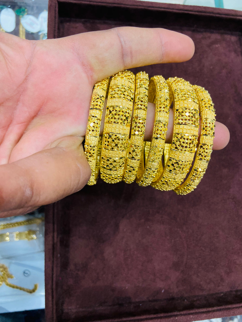 Lightweight 1 Gram Gold Fashion Bangle for Women RB32