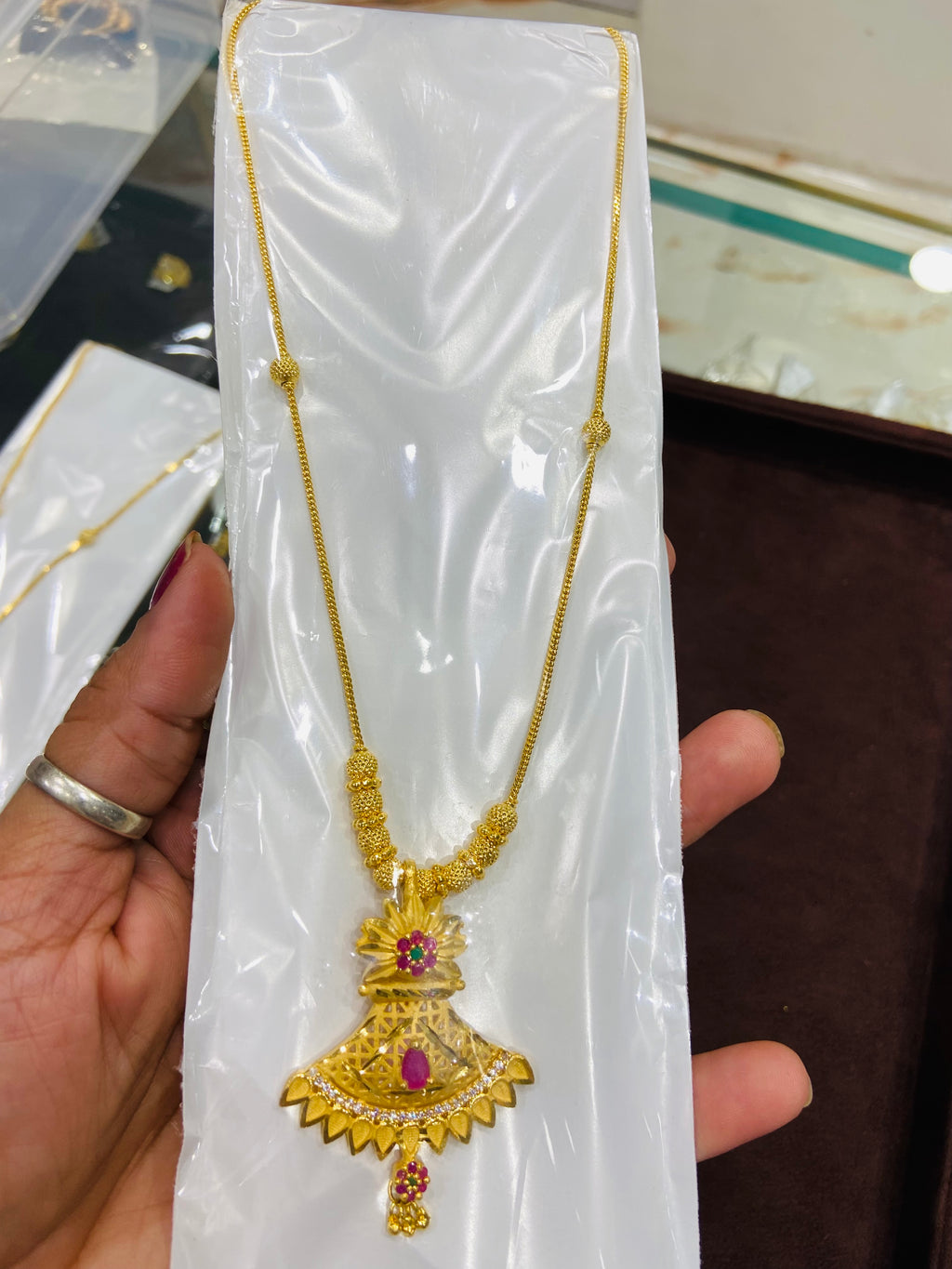 Fancy 1 Gram Gold Round Pendant with Classic Finish PS21