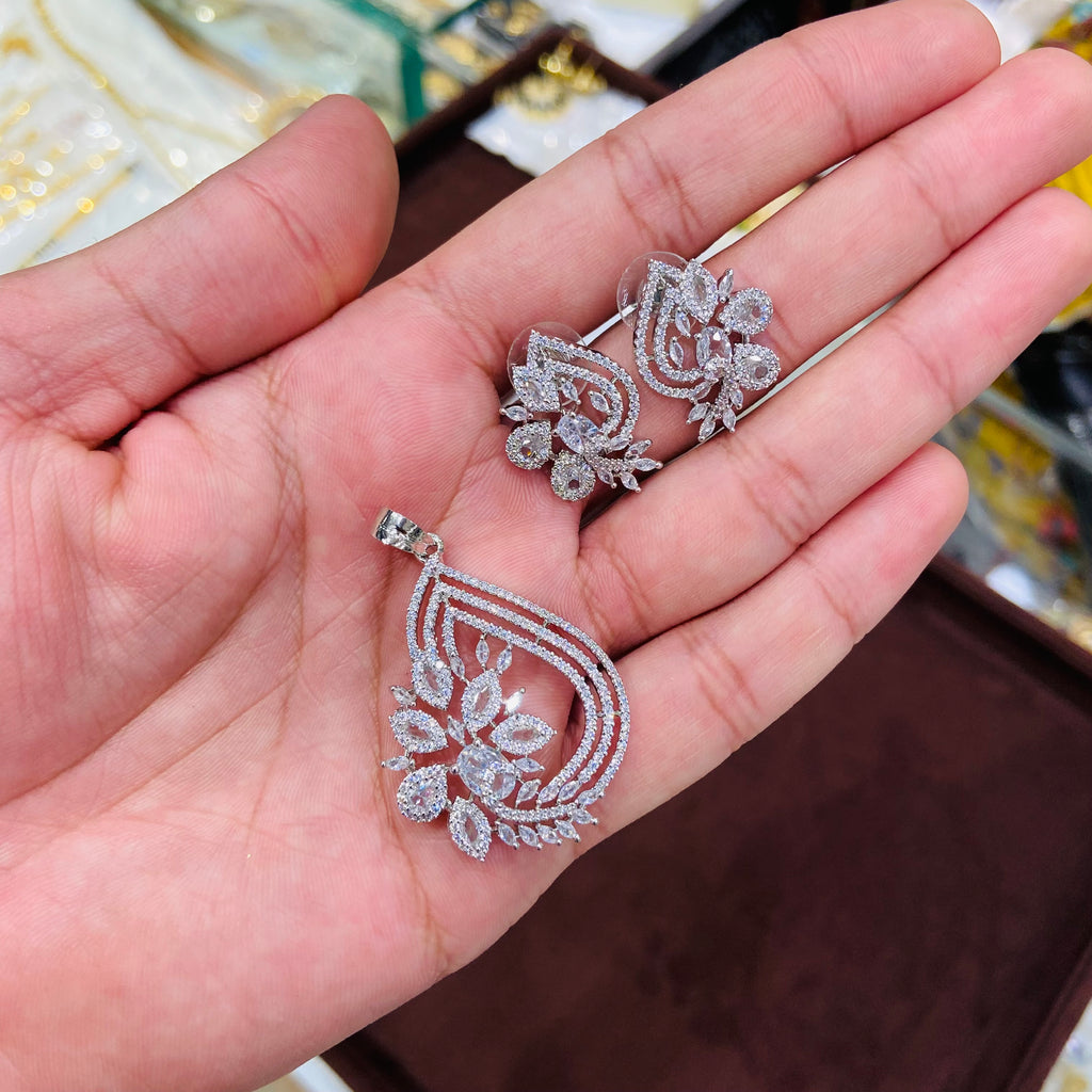 Traditional Pendant Set with American Diamond - PS08
