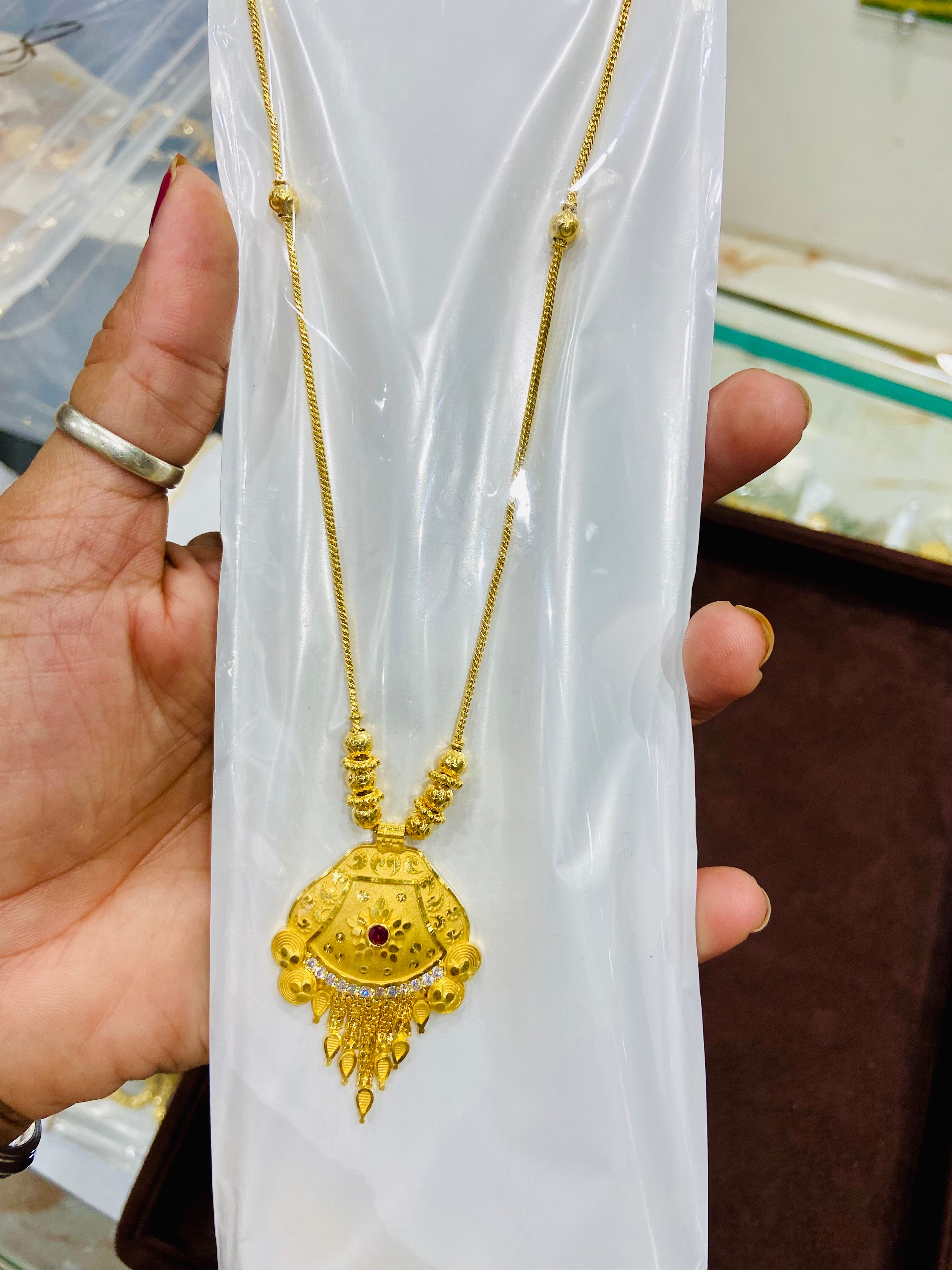 Elegant 1 Gram Gold Round Pendant for Women PS20
