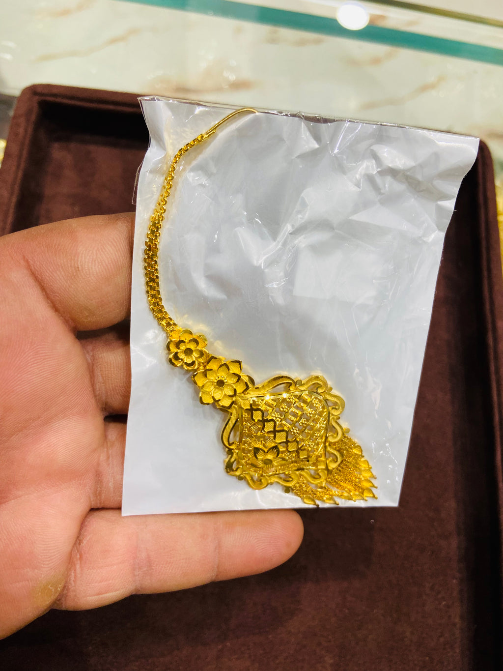 Exclusive one gram gold Maang tikka MT10