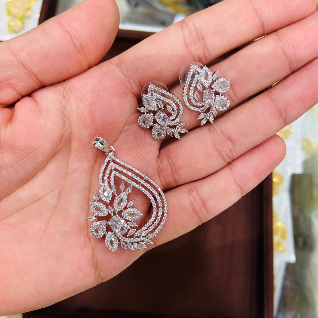 Traditional Pendant Set with American Diamond - PS08