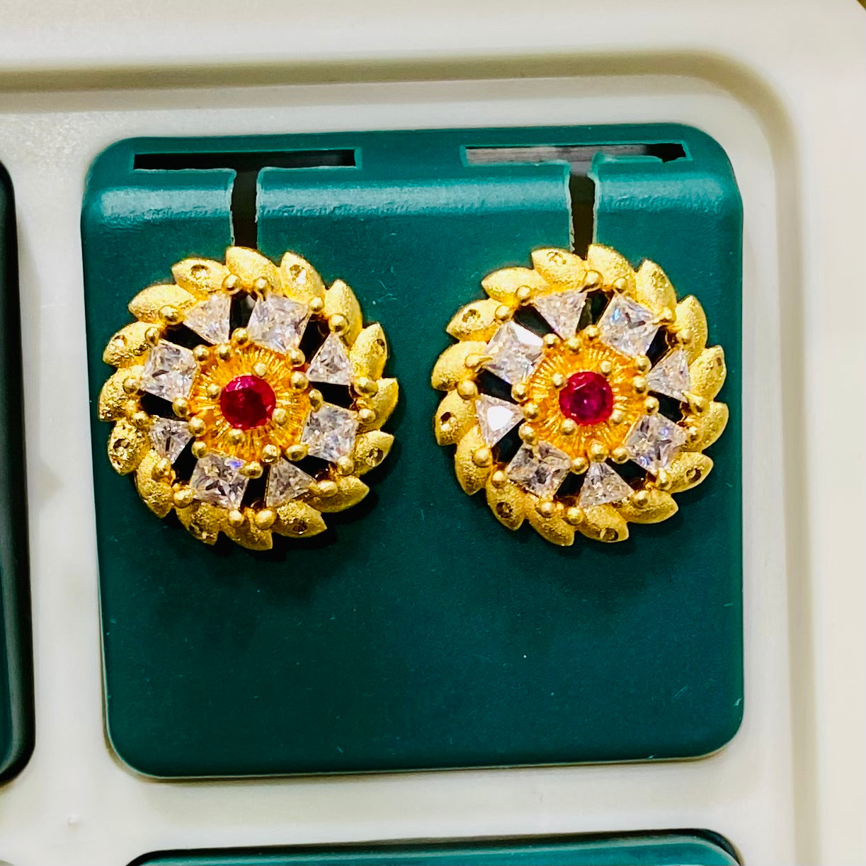 Classy Gold Earrings - ER32