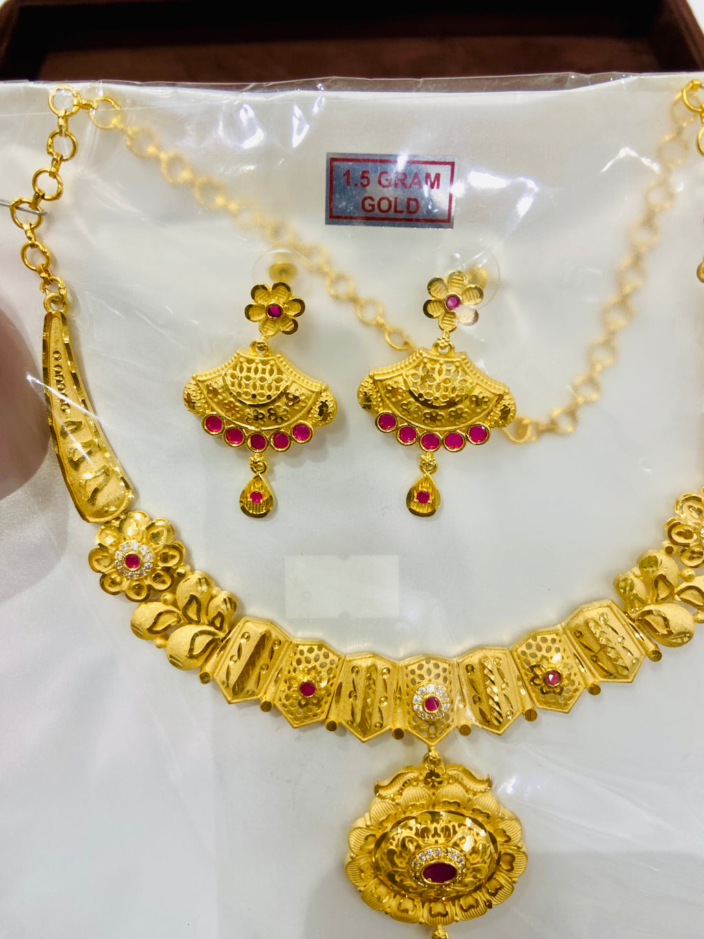 Elegant Gold Polish Necklace Set – NS02