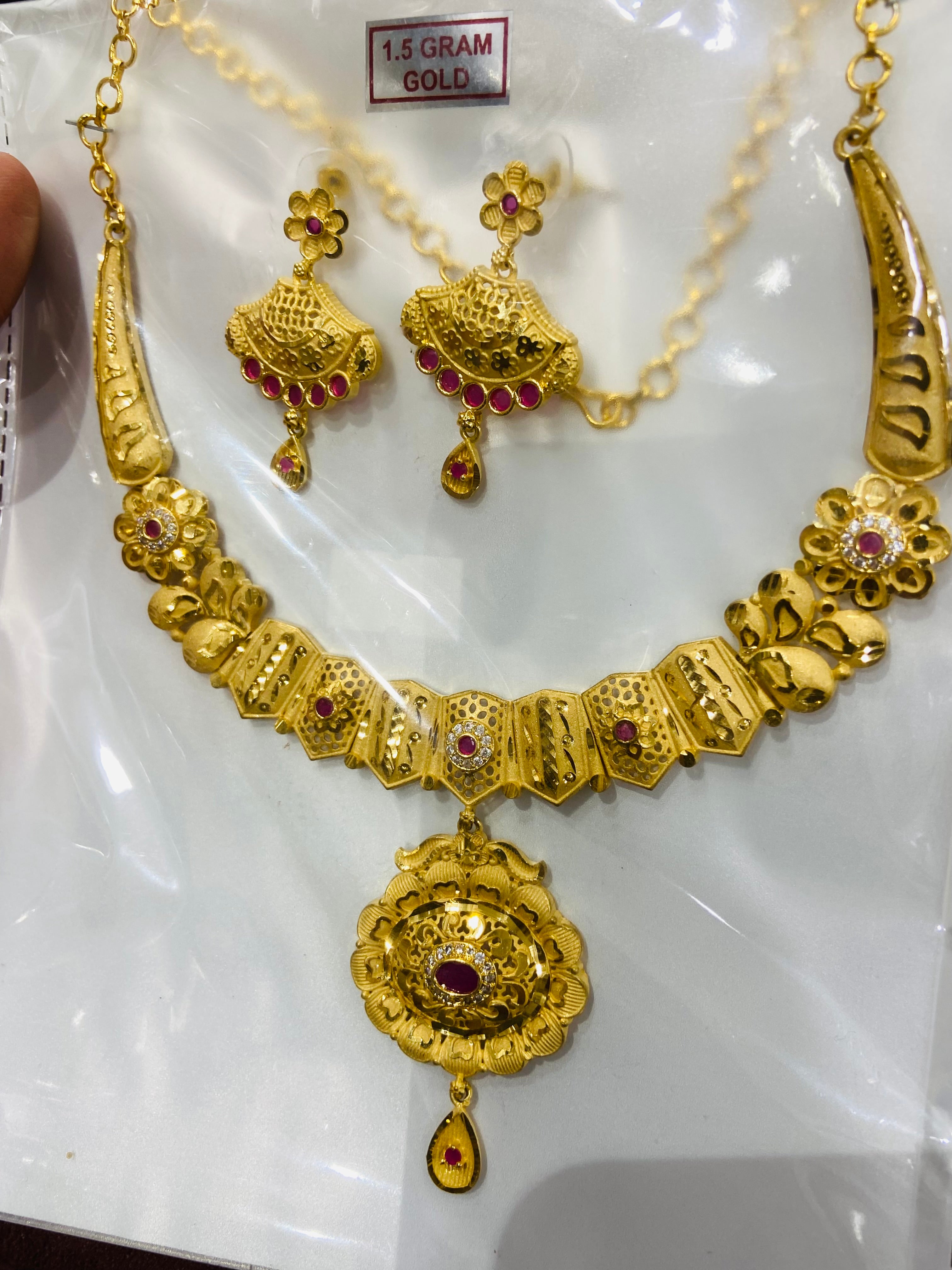 Elegant Gold Polish Necklace Set – NS02