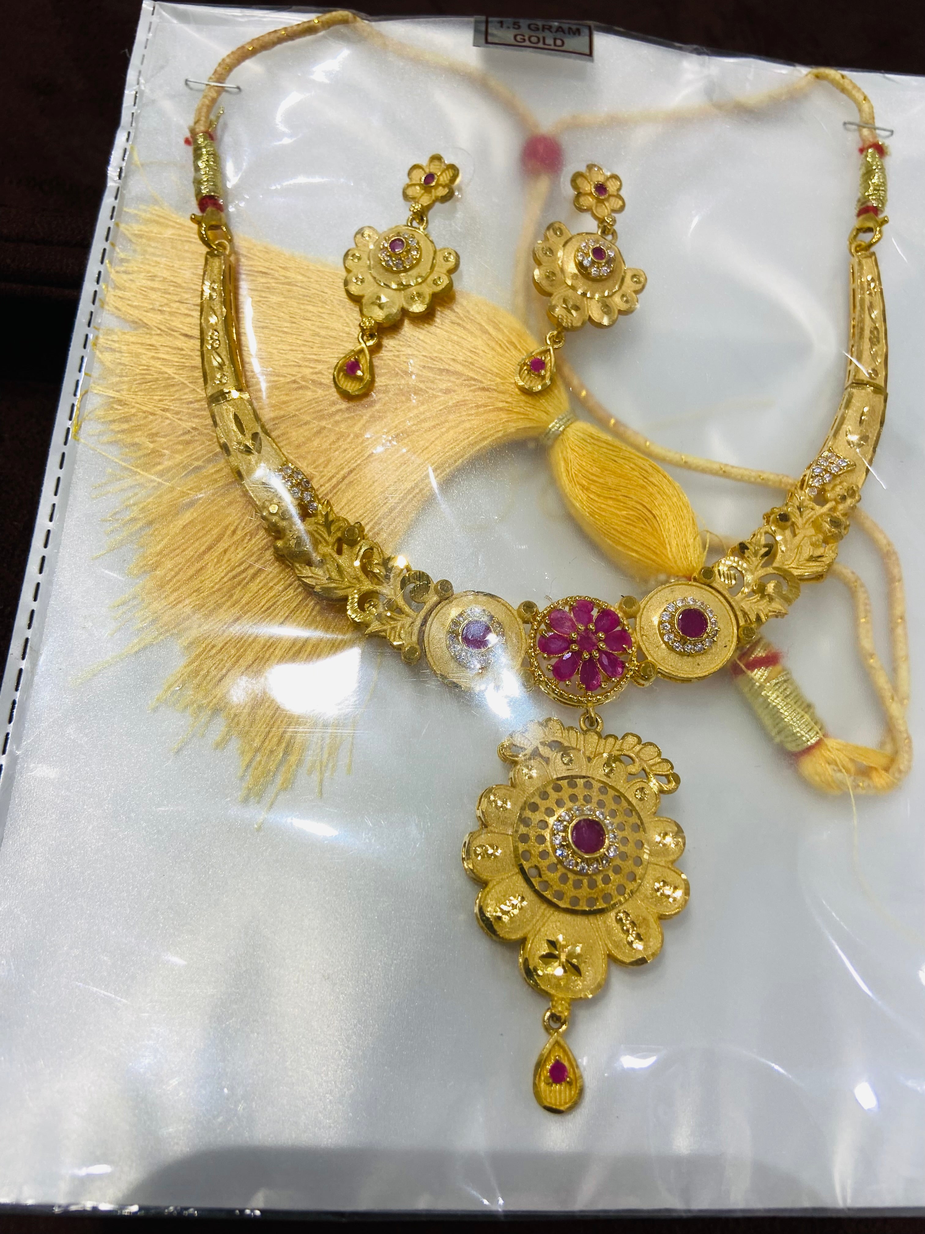 Stylish Women’s Necklace Set – NS06