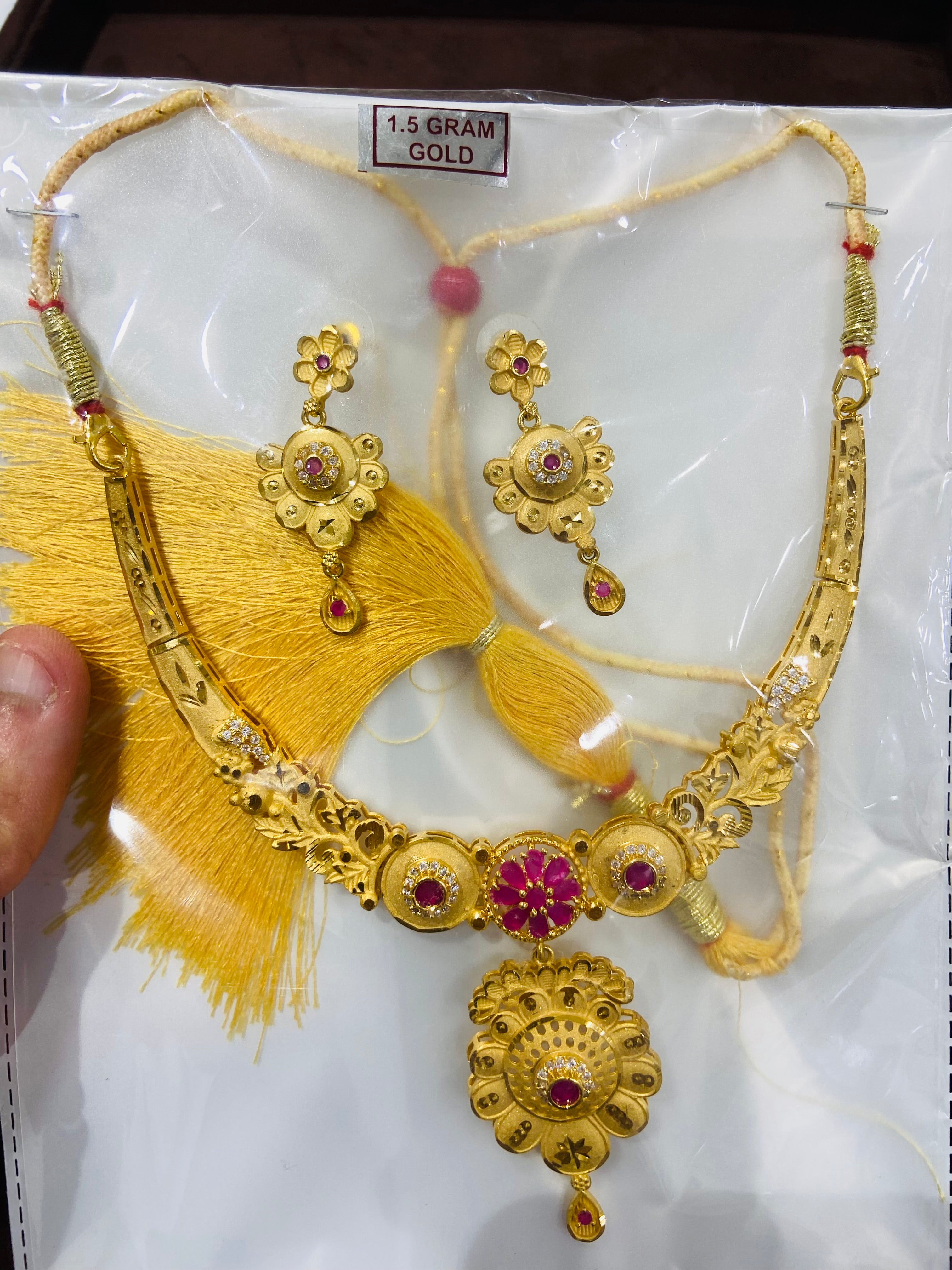Stylish Women’s Necklace Set – NS06