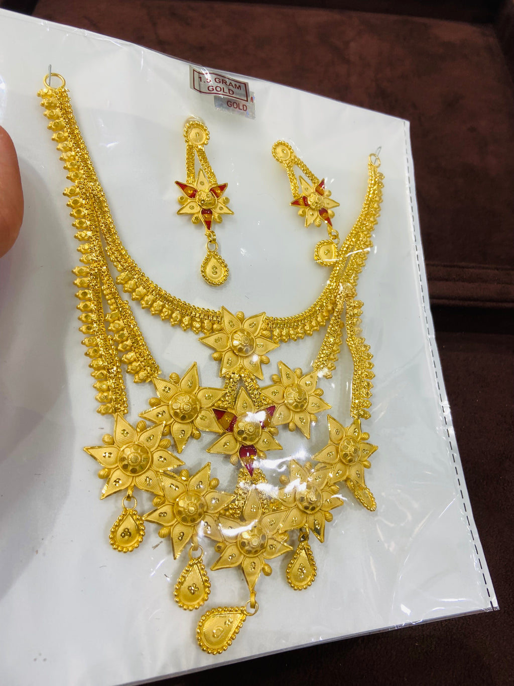 Stylish Gold Finish Necklace Set – NS18