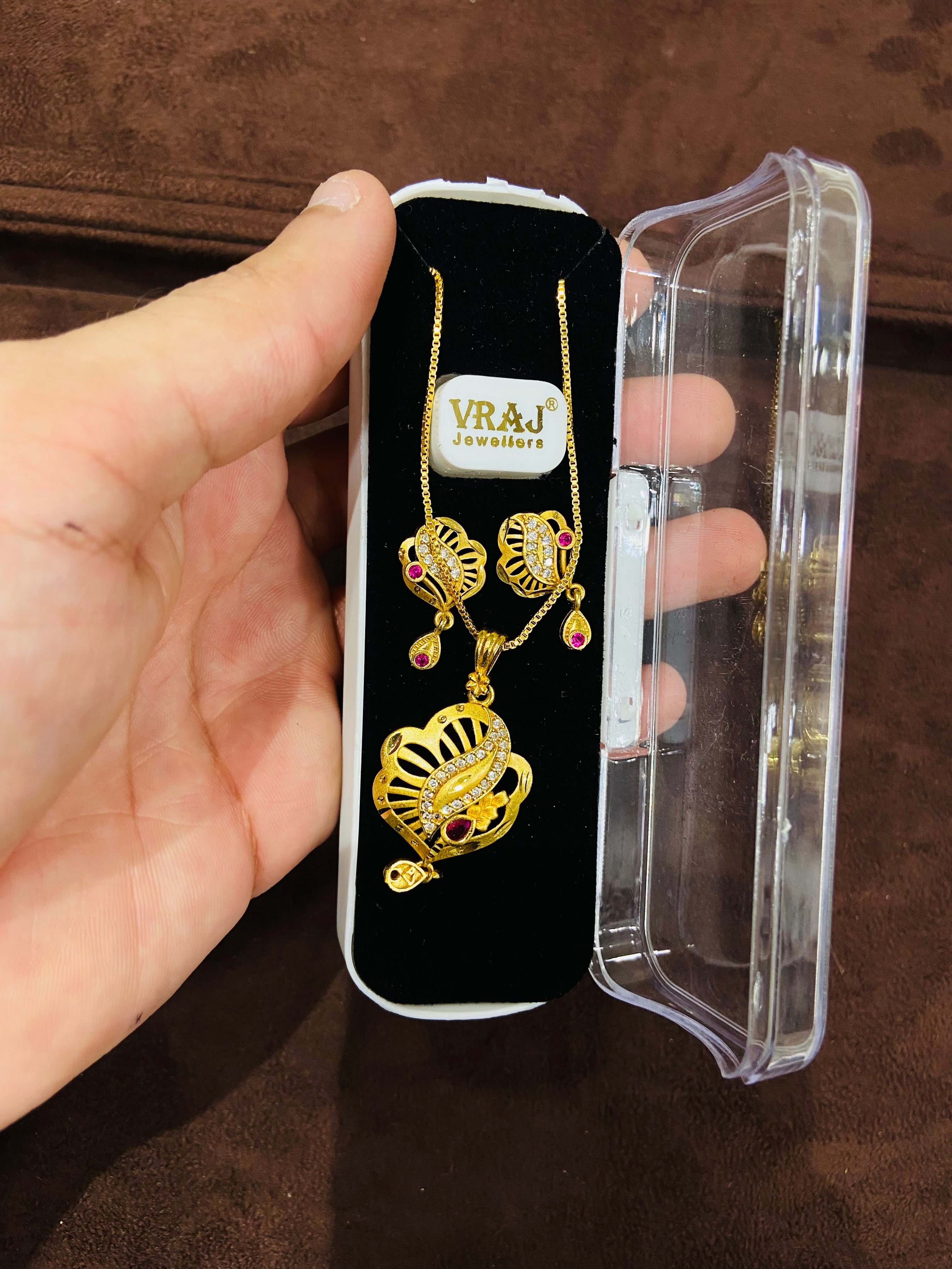 Fancy Gold Finish Pendant Set PS06