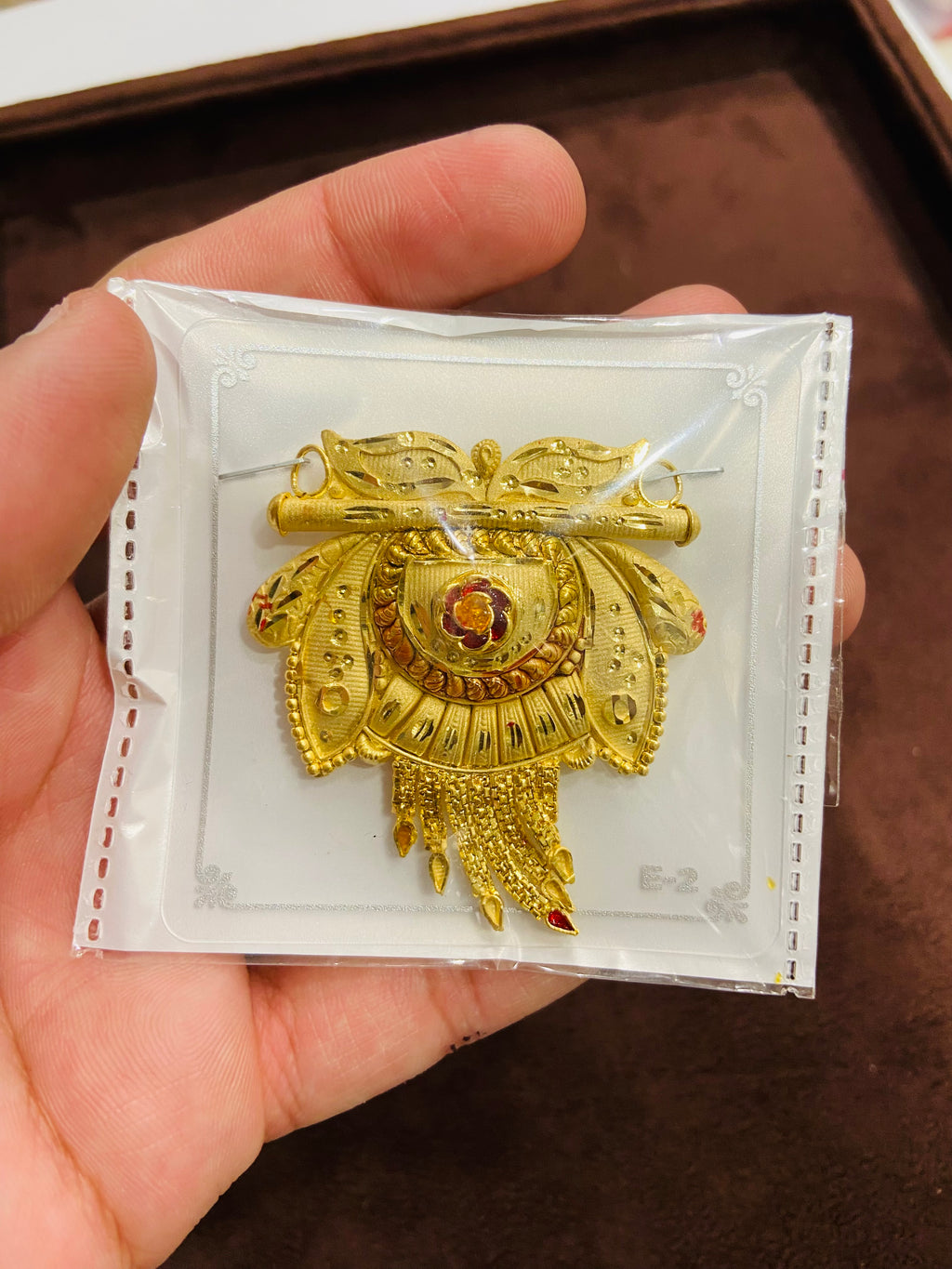 Designer Ribbon Pendant LK08