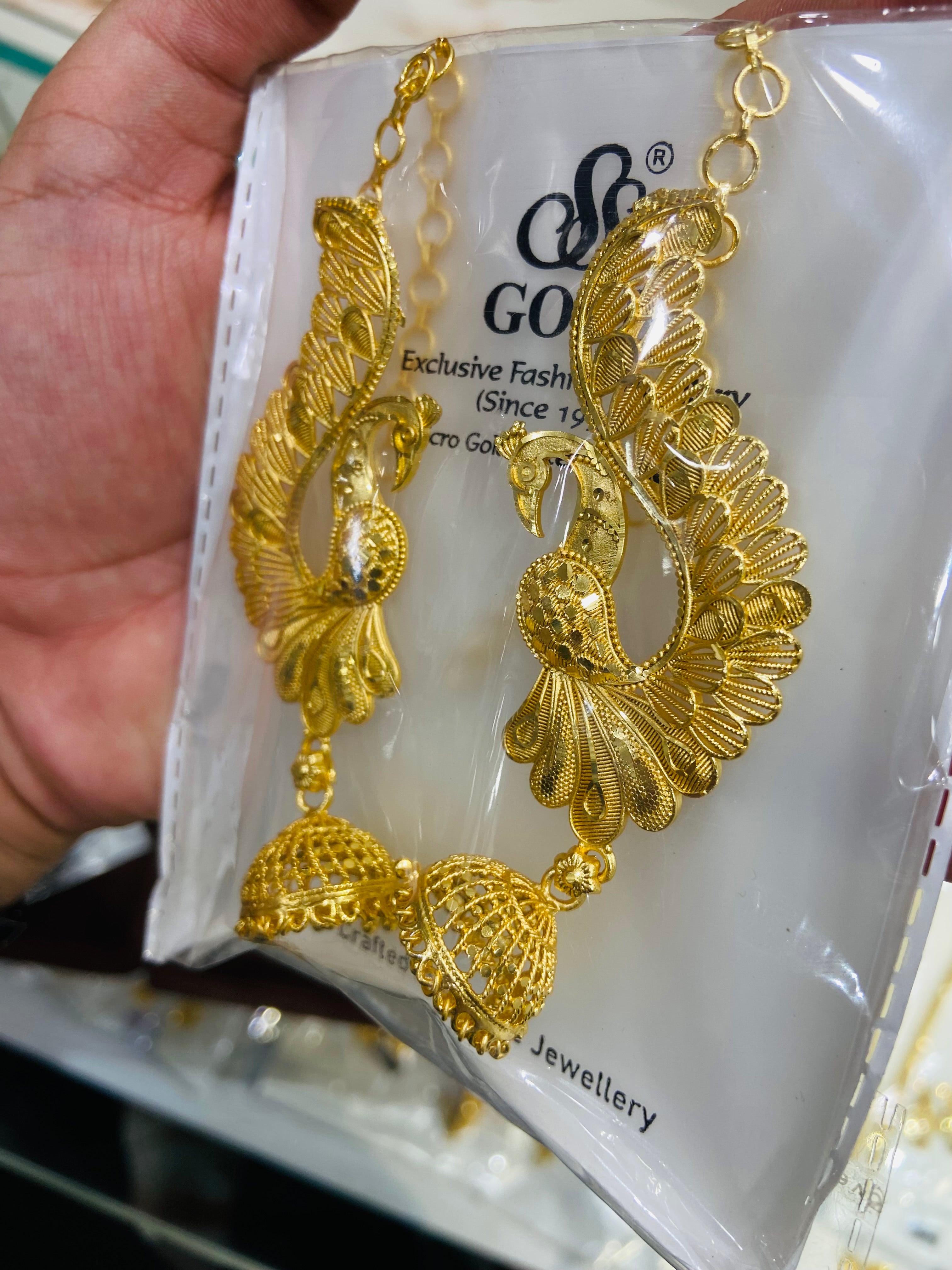 Elegant Gold Earrings for Women - ER04