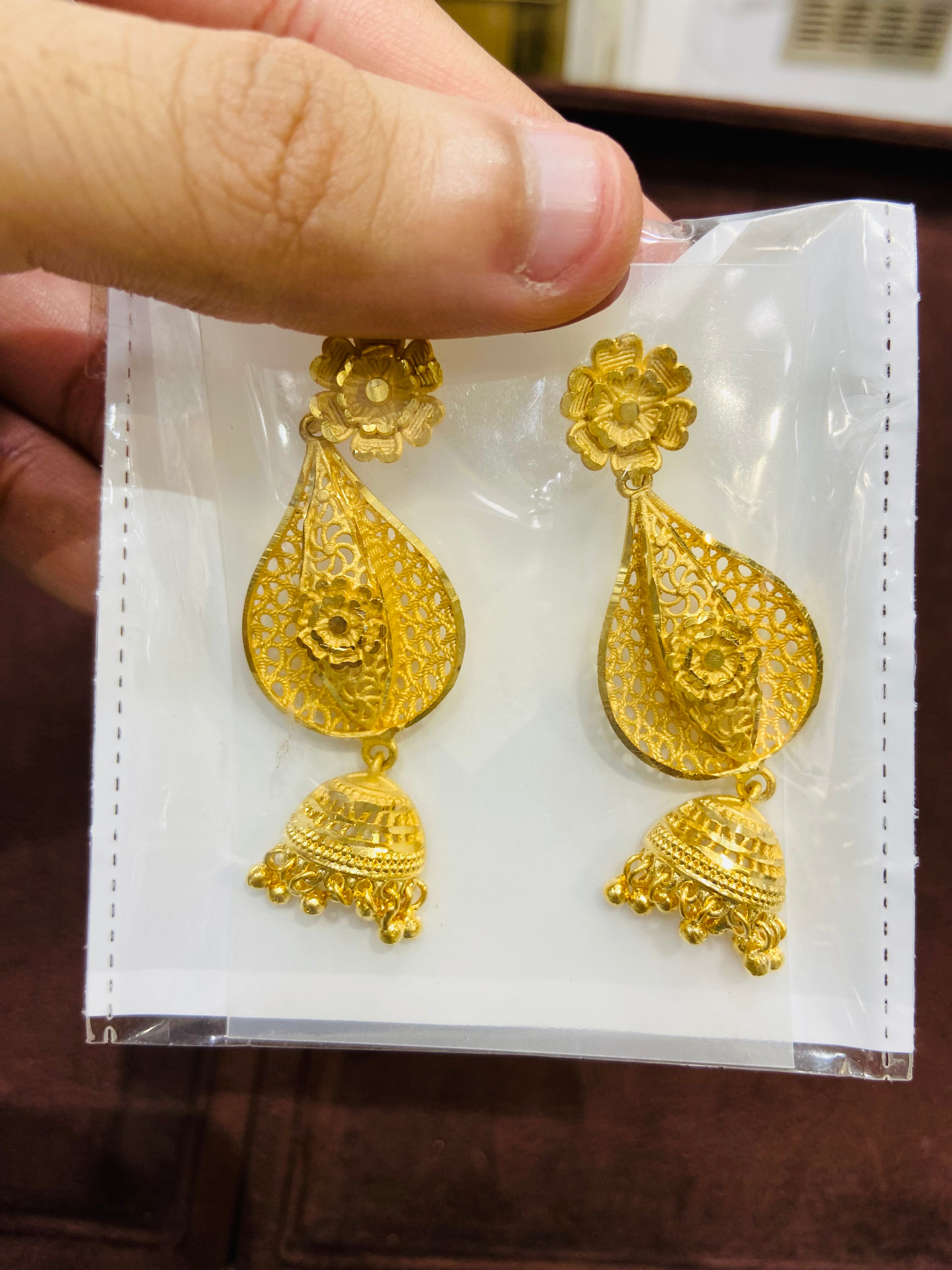 Traditional Ladies Gold Jhumka - ER15